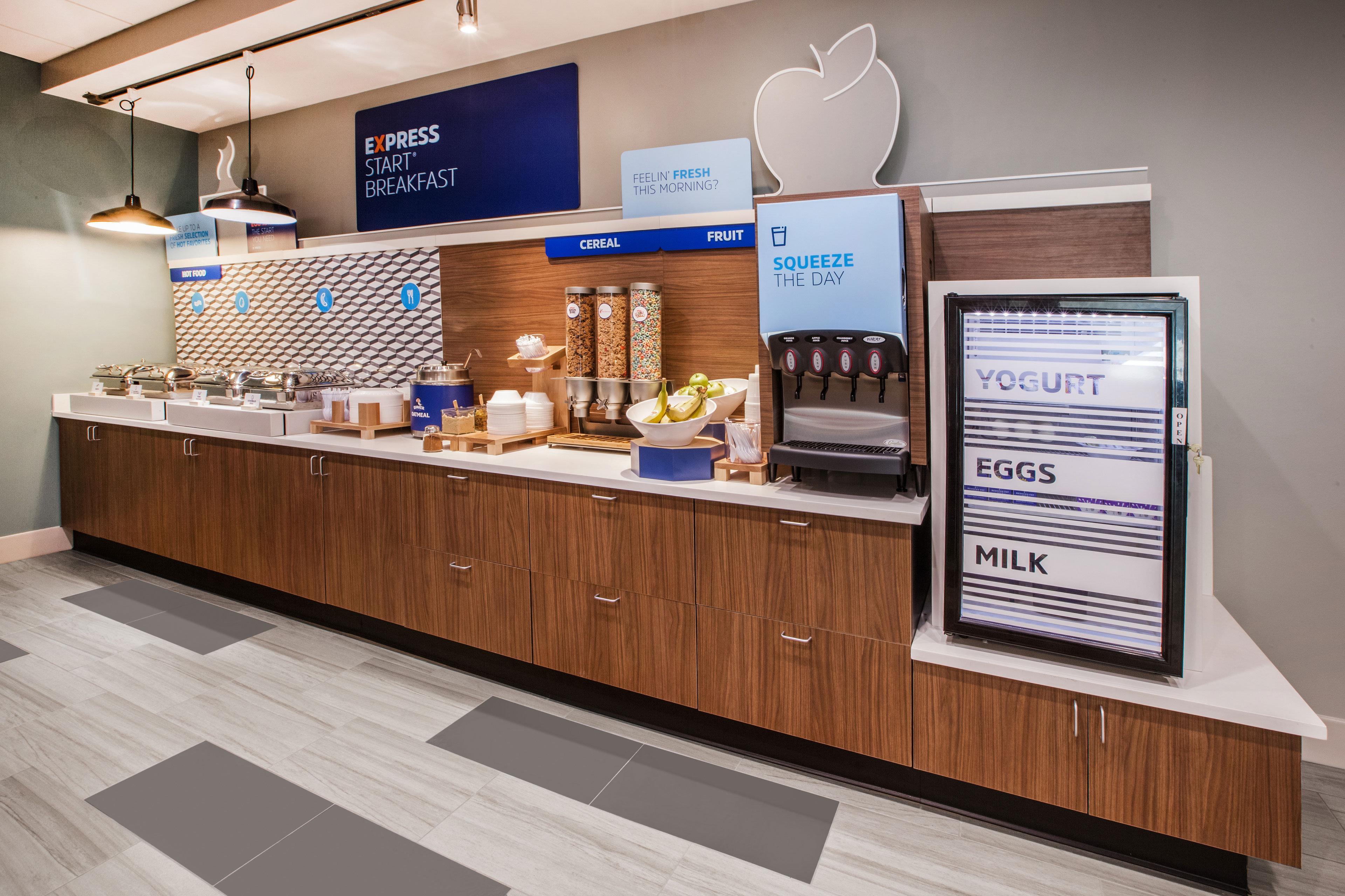 Holiday Inn Express Hotel & Suites Torrington By Ihg Bagian luar foto