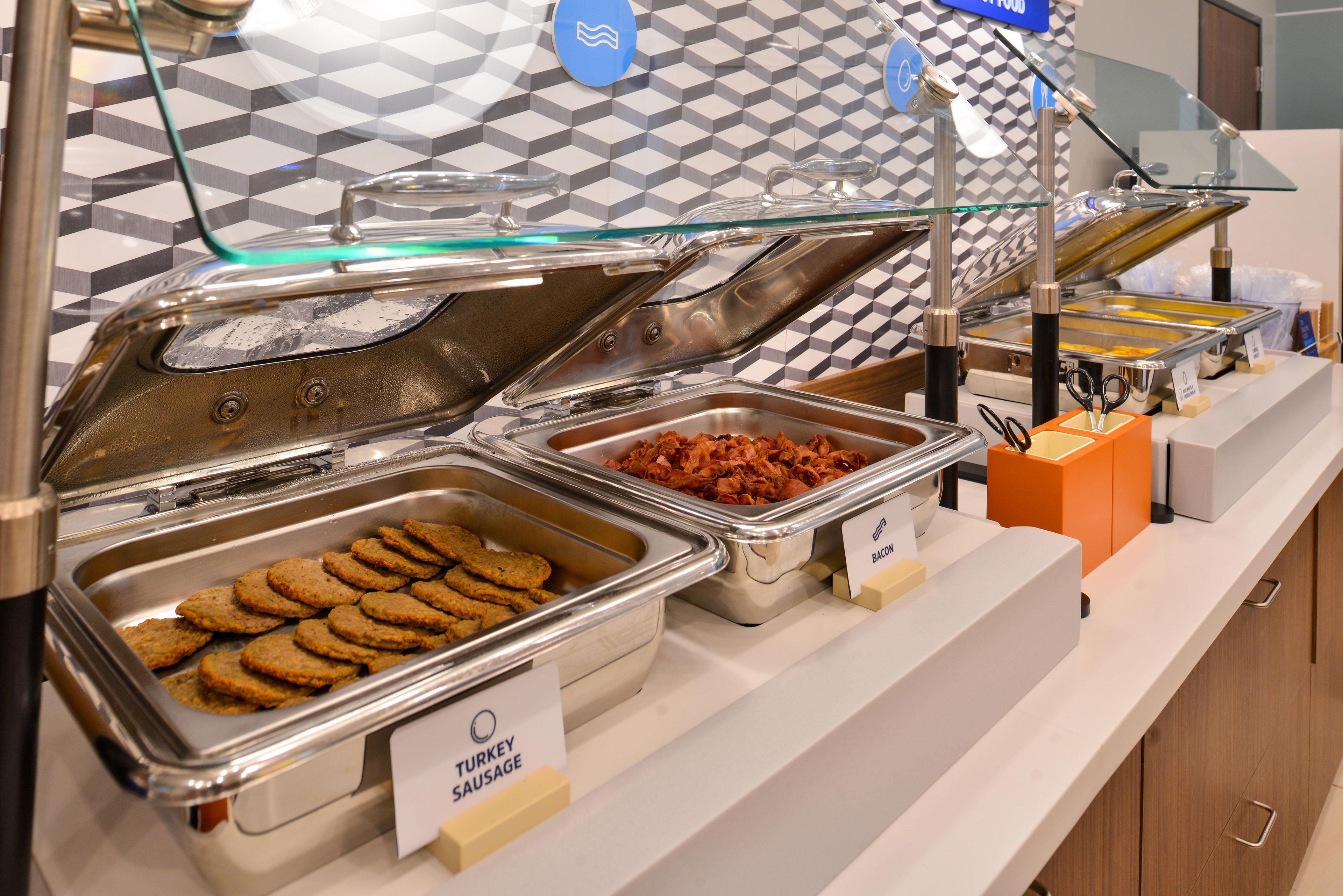 Holiday Inn Express Hotel & Suites Torrington By Ihg Bagian luar foto