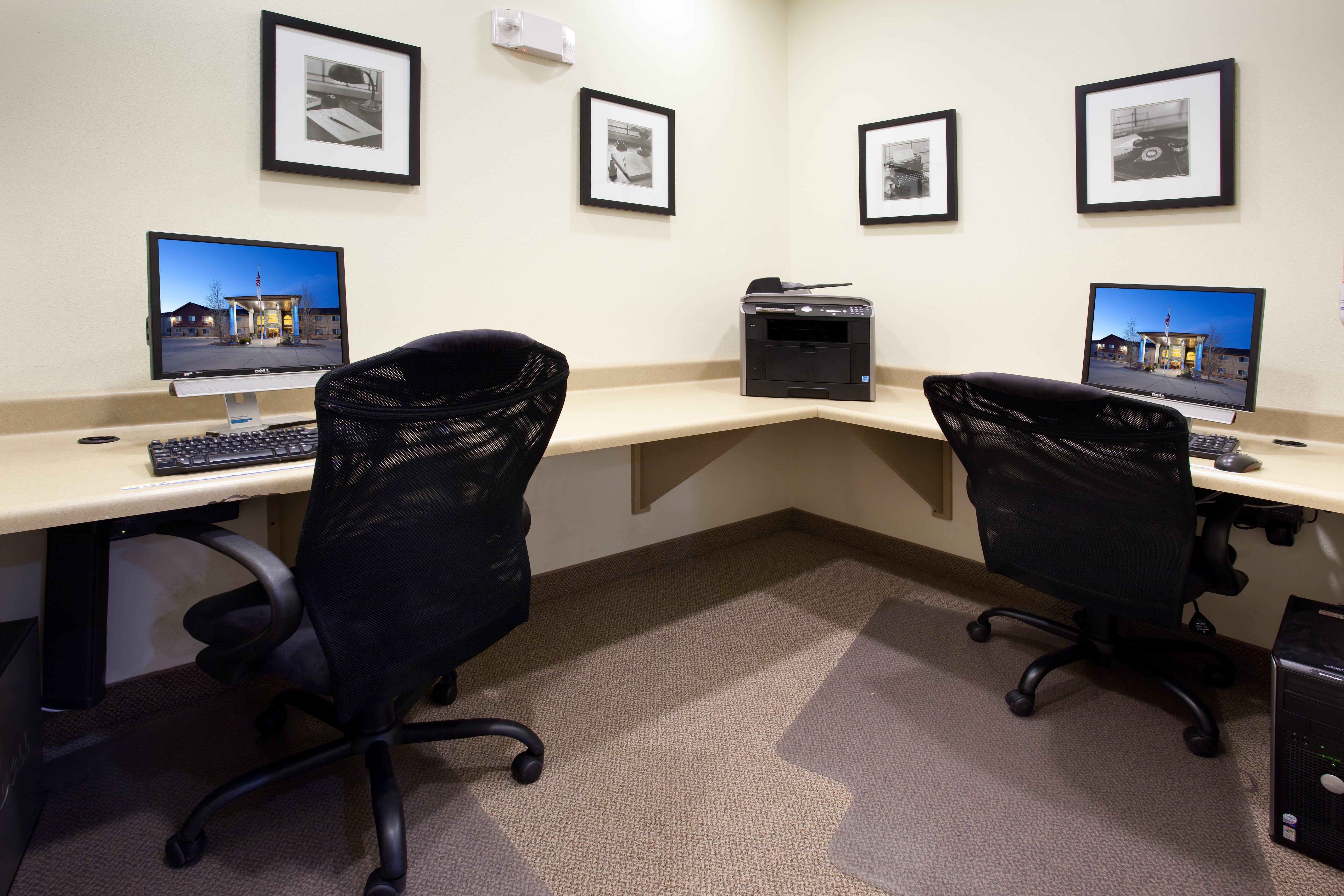 Holiday Inn Express Hotel & Suites Torrington By Ihg Bagian luar foto